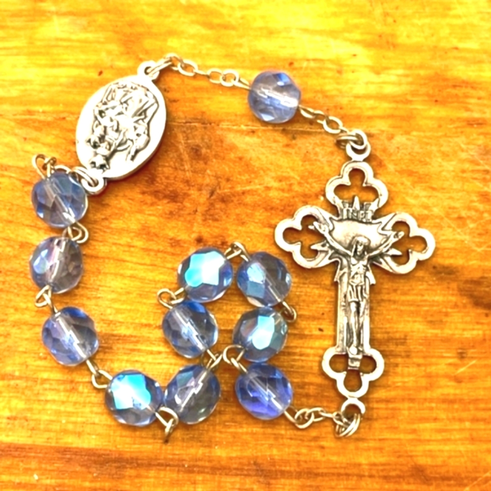 🆕️🇮🇪Blue/Purple Aurora Borealis Rosary Bracelet - Picture 2 of 3